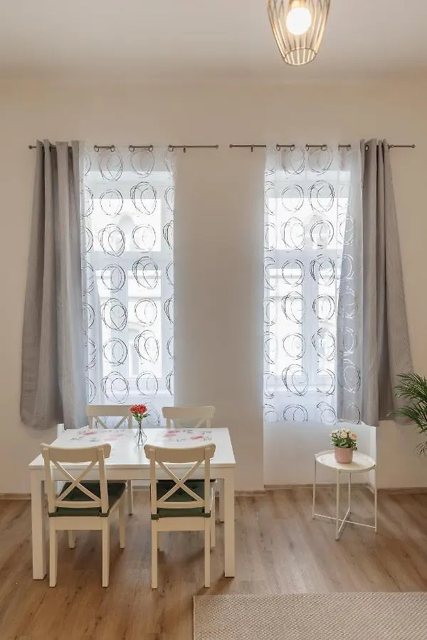 Emily'S Lovely Place Βουδαπέστη Διαμέρισμα